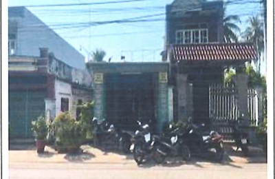 Tài sản kê biên là Ngôi nhà, quyền sử dụng đất và các tài sản gắn liền với đất thuộc quyền sở hữu, sử dụng của vợ chồng ông Dương Nguyễn Hoàng Hưng và bà Đào Thị Uyên Phương