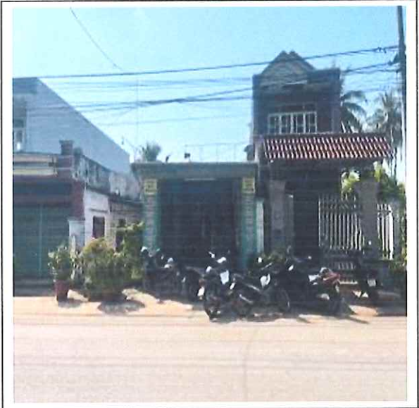 Tài sản kê biên là Ngôi nhà (có diện tích xây dựng 64,0m2, mã hiệu N5, nhà ở độc lập cấp IV, nhà ở chưa chứng nhận quyền sở hữu), quyền sử dụng đất và các tài sản gắn liền với đất của vợ chồng ông Dương Nguyễn Hoàng Hưng và và bà Đào Thị Uyên Phương