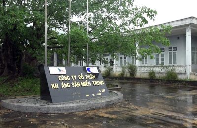 Tài sản bảo đảm là Tài sản gắn liền trên đất thuê và hệ thống máy móc thiết bị.